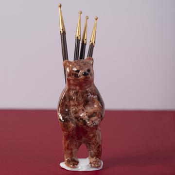 Porte pique Ours en porcelaine, brun, ebène et or [1]