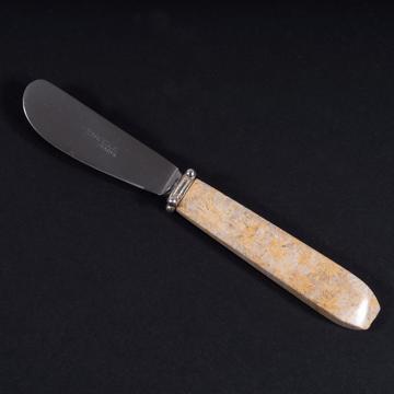 Couteau à beurre Quartet en pierre de corail