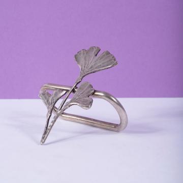 Ronds de serviette Feuilles en cuivre plaqué, argent, ginkgo [1]