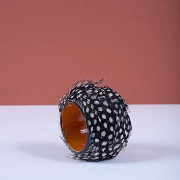 Rond de Serviette en plumes naturelles, noir [1]