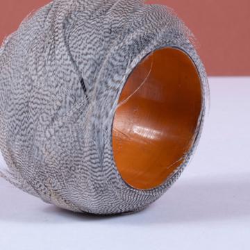 Rond de Serviette en plumes naturelles, taupe [2]