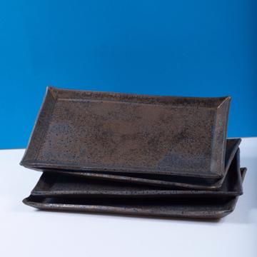 Black Gold tableware in stamped sandstone, bronze, 26 x 14 cm [1]