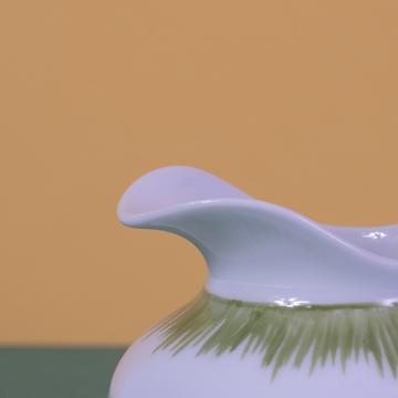 Service Papillon en Porcelaine de Limoges, multicolore, pot à lait [2]