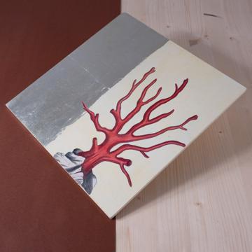 Shells, Arté Povera on wood placemats, white, coral 1 [1]