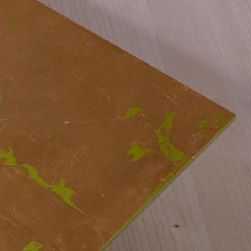 Gold leaf placemat in wood, peridot green, square [4]