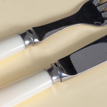 Tipo Cutlery in resin and stainless steel, egg shell, set of 2 [2]