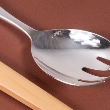 Tokyo salad set in wood or horn, light yellow [4]