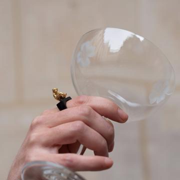 Monkey ring in horn, gold, size 67 [4]