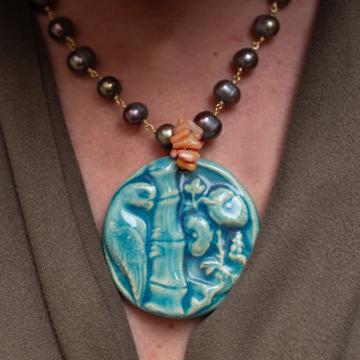 Collier Perroquet en faïence, perles et corail, bleu clair [6]