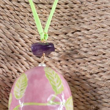 Pendentif Oeuf en faïence et soie, rose clair [2]