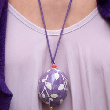 EggPendent in earthenware and silk, purple [3]