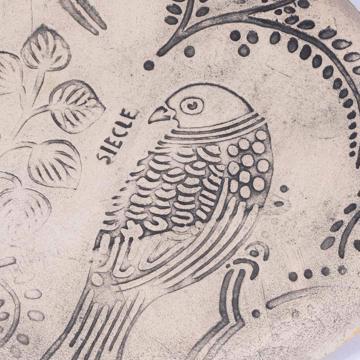 Birds brunch plate in stamped sandstone, honey [4]