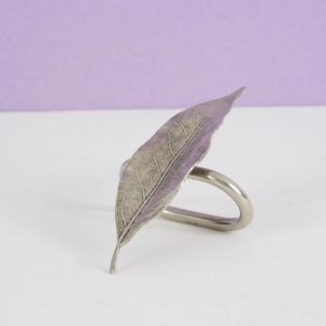 Leaves napkin rings in plated copper, silver, laurel [1]