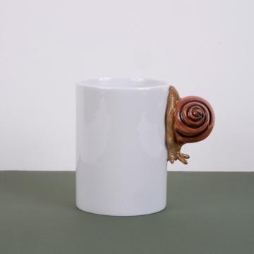 Tasse Escargot en porcelaine de Limoges, brun [1]