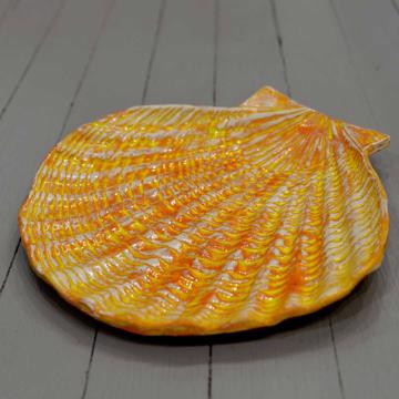 Plat Concha en faïence estampée, jaune orange [3]